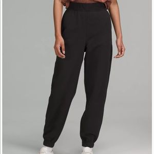 Lululemon Relaxed High-Rise Jogger